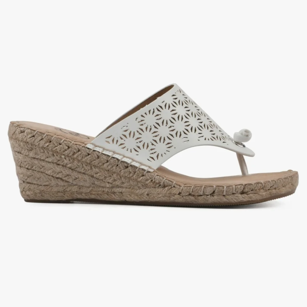 White Mountain Beaux Espadrilles White/Smooth Wedge Sandals Women's Size 9 NIB